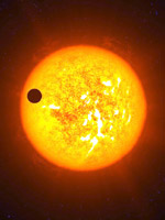 Экзопланета - чужая планета на фоне чужого солнца