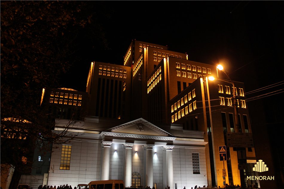 Узники фашистского лагеря смерти Аушвиц. Архивное фото