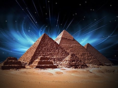 Что произошло 11 тысяч лет назад, когда случился потоп. На Землю упал спутник. Осколки, в основном упали в Тихий океан. Основная часть волны пошла на Центральную и Южную Америку, что и доказала экспедиция Склярова. Евразийскому континенту досталось, конечно, меньше. Но по всей видимости там высота волны тоже была под километр, может в каких тот местах и больше. Естественно. Что всю эту цивилизацию снесло. Вы же знаете, что на севере Сибири обнаружено огромное количество мамонтов, других животных, все это перемешано с лесом и заморожено было. Потому что пояс сместился на 2 тысячи километров, а там сразу резко похолодало. То есть сначала все это снесло водяным потоком с грязью, с камнями, а потом все заморозило. А часть этой цивилизации, рактиды, по-видимому, успела эвакуироваться . Потому что луна Фатта снижалась в течение нескольких дней и они поняли,жрецы поняли, что надо подниматься в горы, по всем видимости часть цивилизации успела подняться в горы, в Сибирские горы. Ну а после этого вся Сибирь была залита водой.