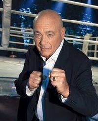 Познер озаботился безнравственностью и пошлостью на телеканалах